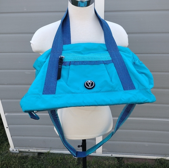 Discontinued Ivivva Lululemon Duffel/ Gym Bag Blue - Picture 1 of 11